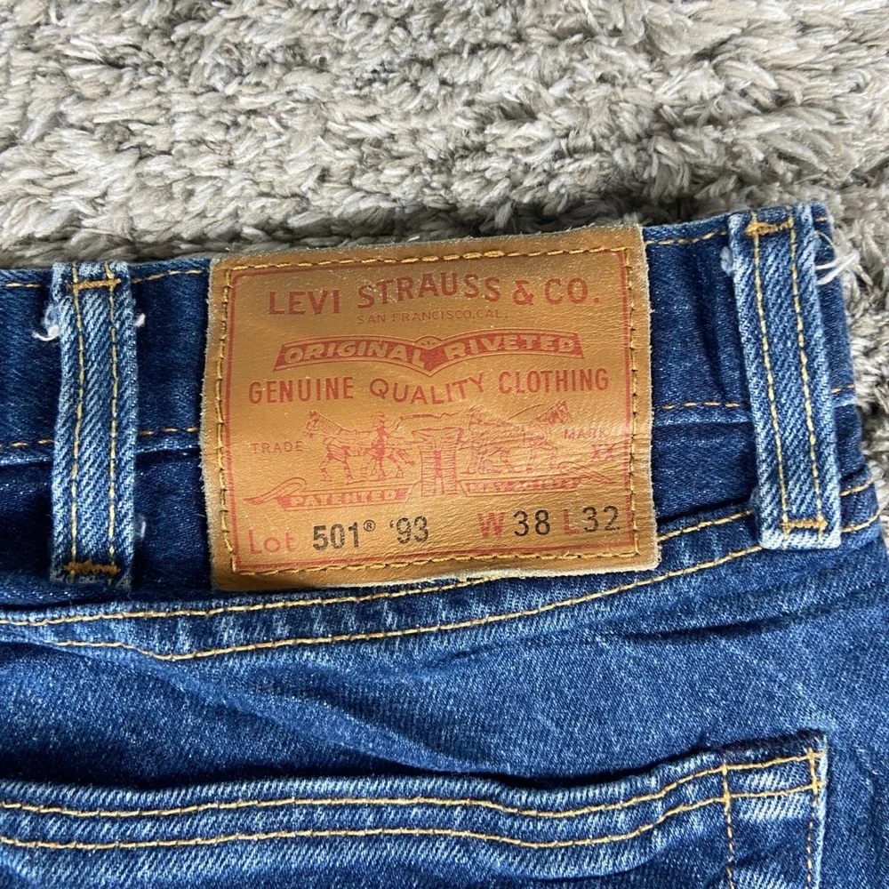 Levi's 501 '93 Premium Jeans Men 38x32 Blue Denim Straight Button Fly Distressed